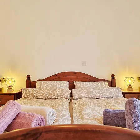 Css Cheerful Smart Superior 2bd Townhouse Limnaria Gardens Holiday home *