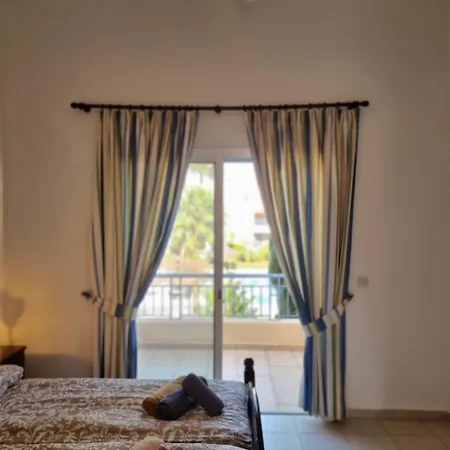 Css Cheerful Smart Superior 2bd Townhouse Limnaria Gardens