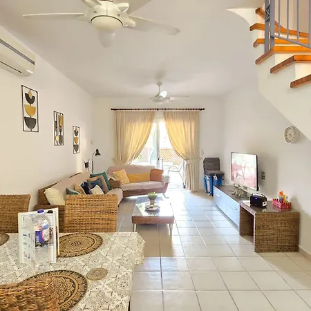 Css Cheerful Smart Superior 2bd Townhouse Limnaria Gardens Nyaraló