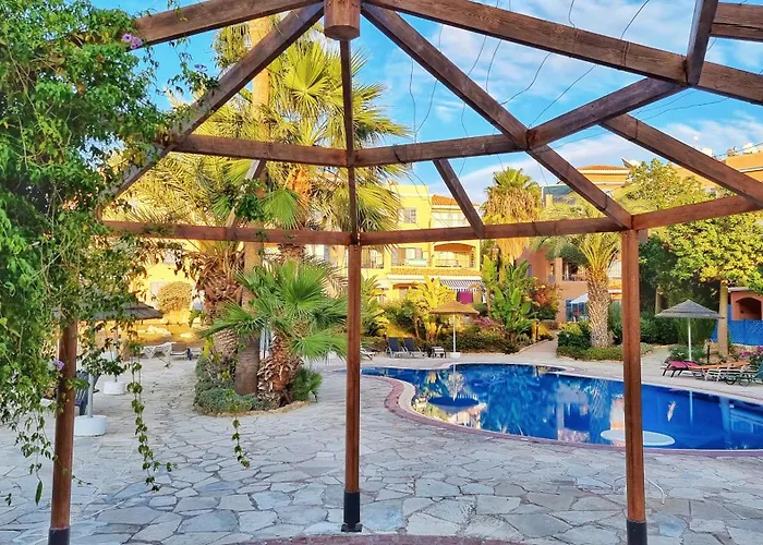 Css Cheerful Smart Superior 2bd Townhouse Limnaria Gardens *